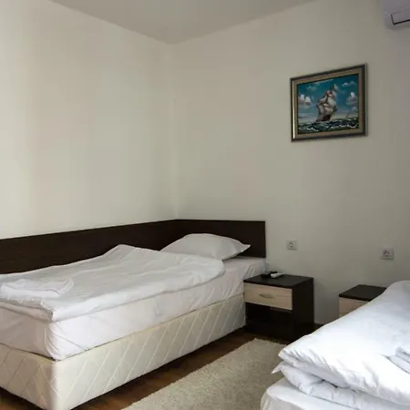 Guest Old Captain Albergue