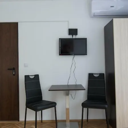 Guest Old Captain Albergue