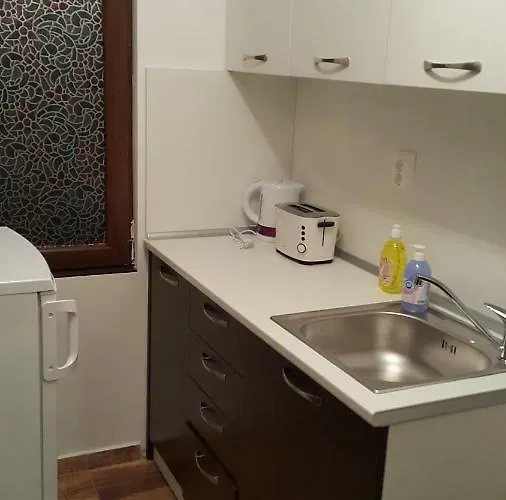 Guest Old Captain Хостел Бургас