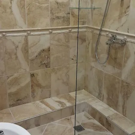 Guest Old Captain بيت شباب *