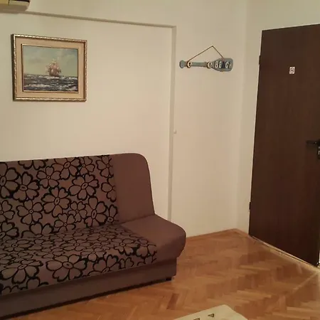 Guest Old Captain Hostel