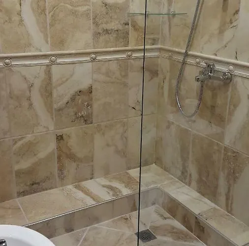 Guest Old Captain Hostel *